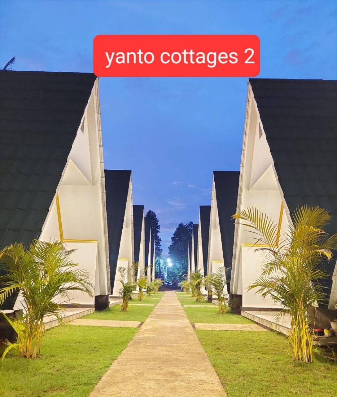 Yanto Cottages Lumajang Exteriör bild